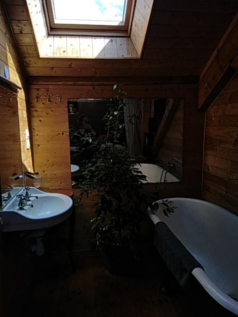 Au Coeur De Saint Agreve -Sejour Chez L'Habitant Exteriör bild